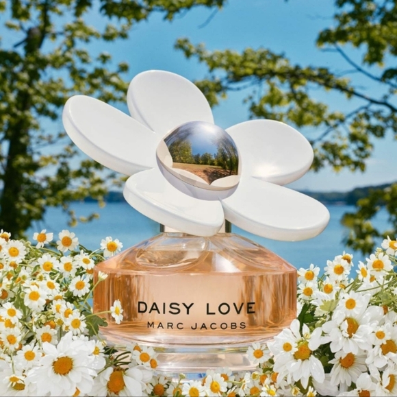 NIB Daisy Love by Marc Jacobs E.D.T.-50ML/ 1.7FL OZ - Picture 6 of 9